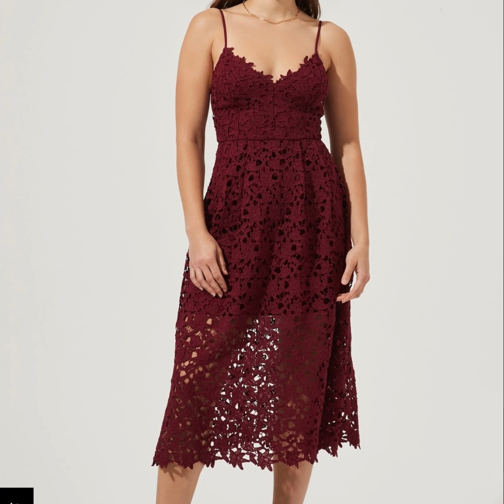 ASTR Maroon Lace Midi Dress